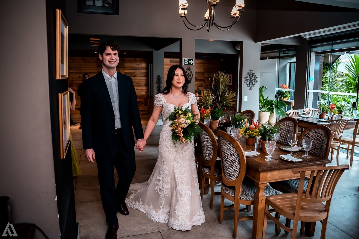 Wedding Casamento Buffet Making Off Decoração Bem Casados Cerimonialista Fotógrafo Vestido Noiva Noivo Camila Hoffmann Cerimonial Elimeire Assessoria de Evento Dani Vidal La Belle Maison Lena Buffet Casarão Penedo Diva Buffet Buquê Resende Penedo Itatiaia