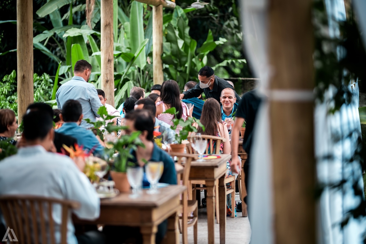 Wedding Casamento Buffet Making Off Decoração Bem Casados Cerimonialista Fotógrafo Vestido Noiva Noivo Camila Hoffmann Cerimonial Elimeire Assessoria de Evento Dani Vidal La Belle Maison Lena Buffet Casarão Penedo Diva Buffet Buquê Resende Penedo Itatiaia
