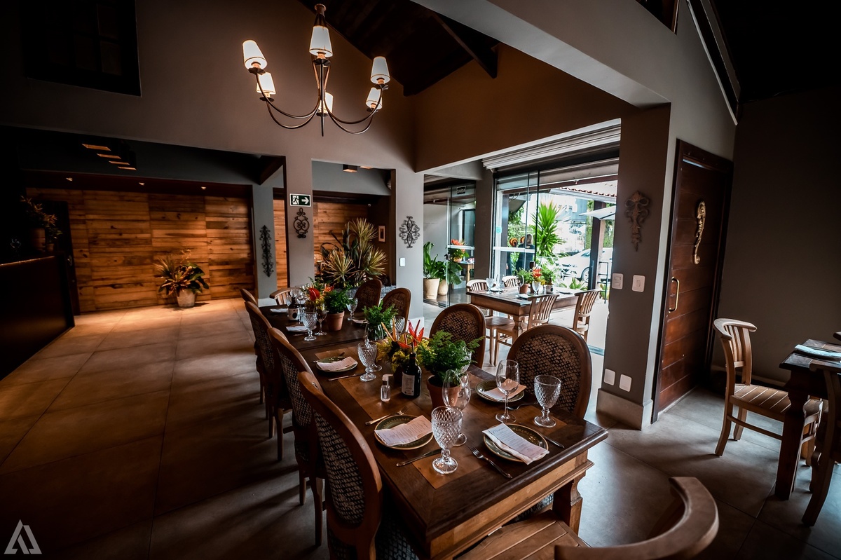 Wedding Casamento Buffet Making Off Decoração Bem Casados Cerimonialista Fotógrafo Vestido Noiva Noivo Camila Hoffmann Cerimonial Elimeire Assessoria de Evento Dani Vidal La Belle Maison Lena Buffet Casarão Penedo Diva Buffet Buquê Resende Penedo Itatiaia