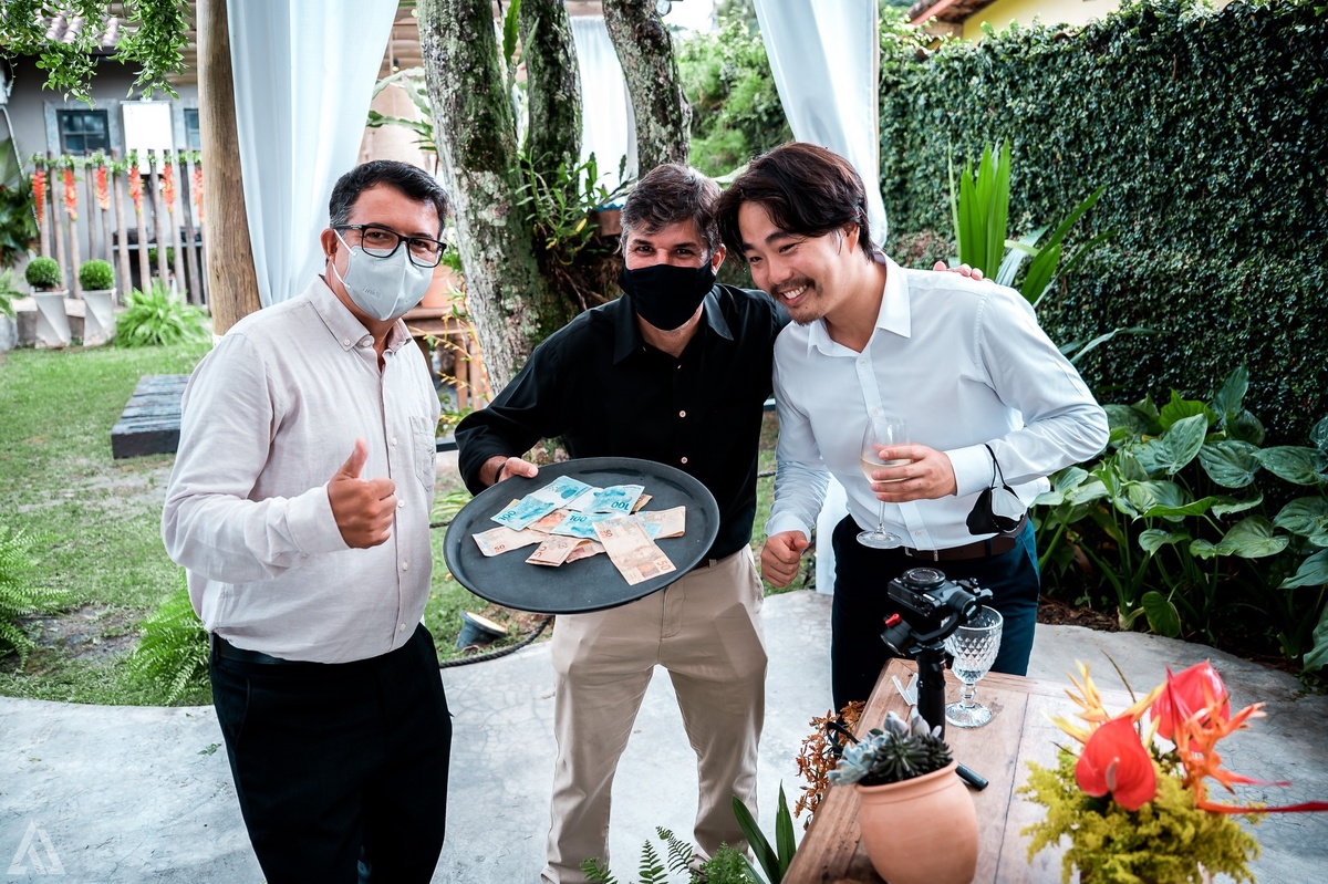 Wedding Casamento Buffet Making Off Decoração Bem Casados Cerimonialista Fotógrafo Vestido Noiva Noivo Camila Hoffmann Cerimonial Elimeire Assessoria de Evento Dani Vidal La Belle Maison Lena Buffet Casarão Penedo Diva Buffet Buquê Resende Penedo Itatiaia