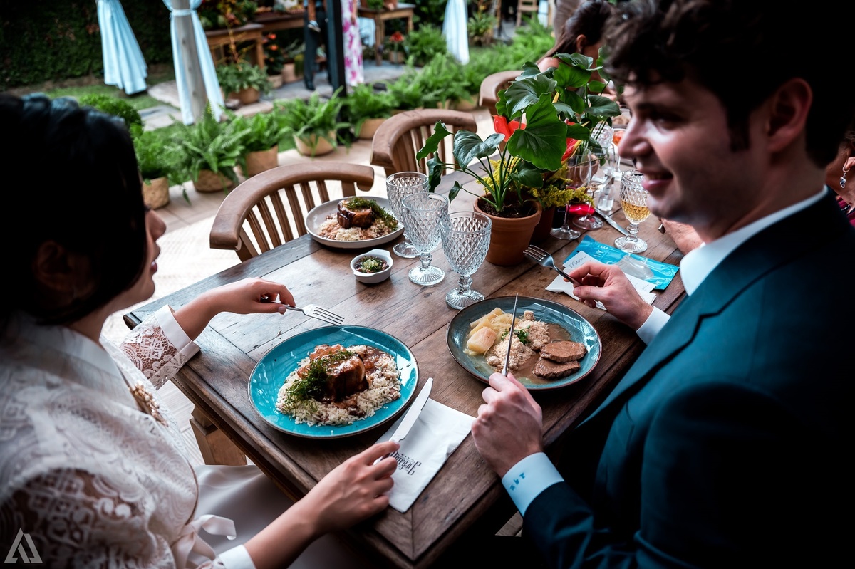 Wedding Casamento Buffet Making Off Decoração Bem Casados Cerimonialista Fotógrafo Vestido Noiva Noivo Camila Hoffmann Cerimonial Elimeire Assessoria de Evento Dani Vidal La Belle Maison Lena Buffet Casarão Penedo Diva Buffet Buquê Resende Penedo Itatiaia