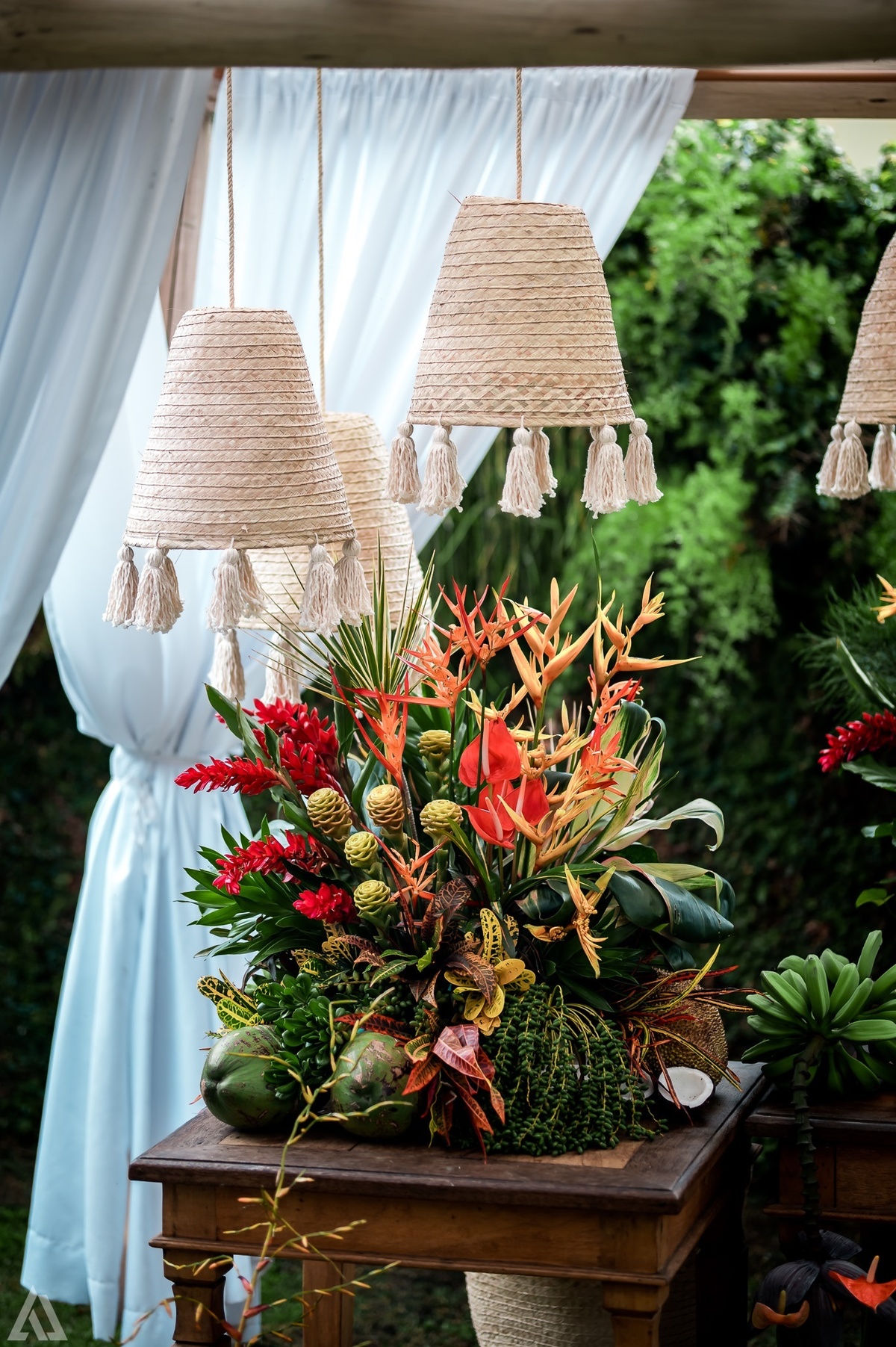 Wedding Casamento Buffet Making Off Decoração Bem Casados Cerimonialista Fotógrafo Vestido Noiva Noivo Camila Hoffmann Cerimonial Elimeire Assessoria de Evento Dani Vidal La Belle Maison Lena Buffet Casarão Penedo Diva Buffet Buquê Resende Penedo Itatiaia