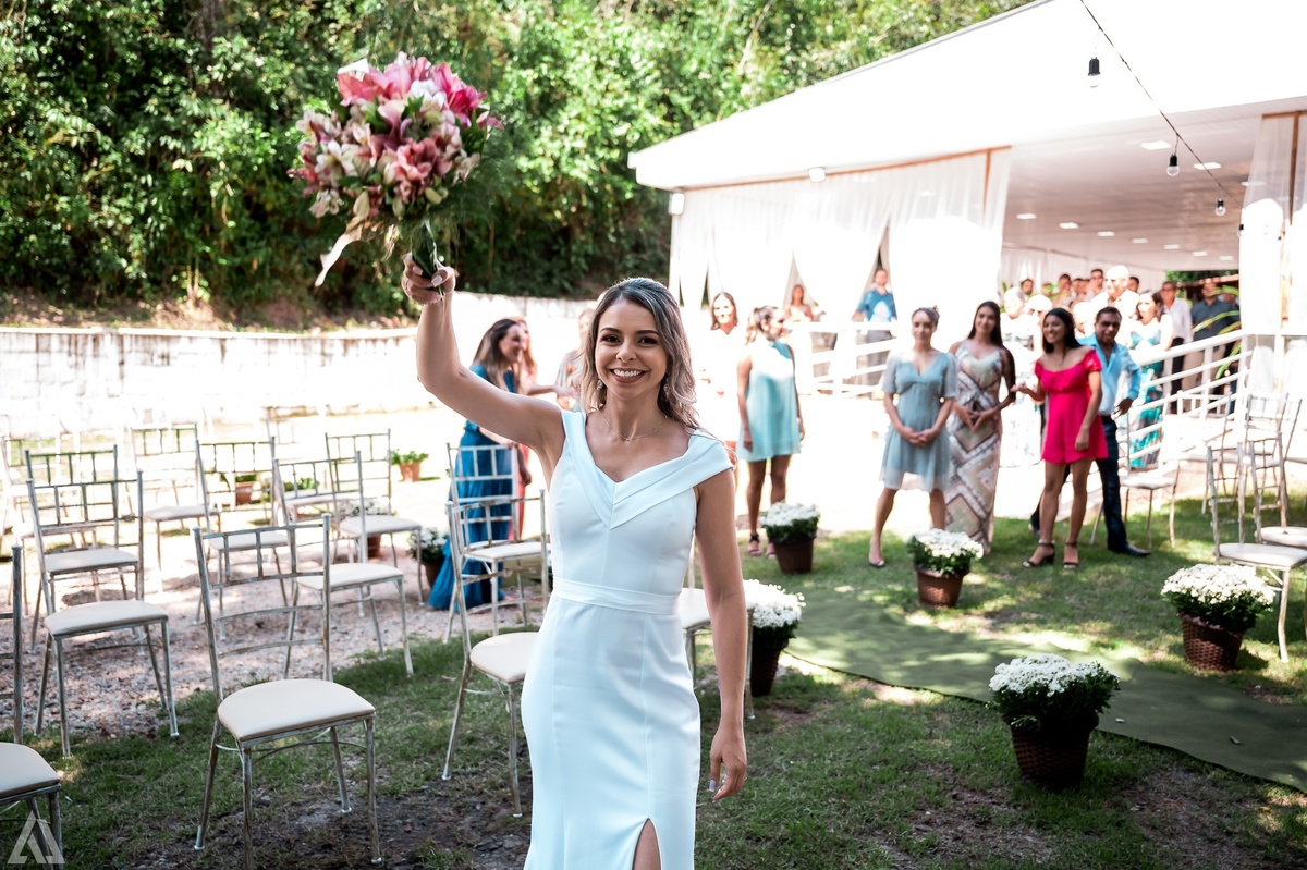 Wedding Casamento Buffet Making Off Decoração Cerimonialista Fotógrafo Vestido Noiva Noivo Camila Hoffmann Cerimonial Elimeire Assessoria de Evento Dani Vidal Vila Nova La Belle Maison Lena Buffet Casarão Penedo Diva Buffet Buquê Resende Penedo Itatiaia