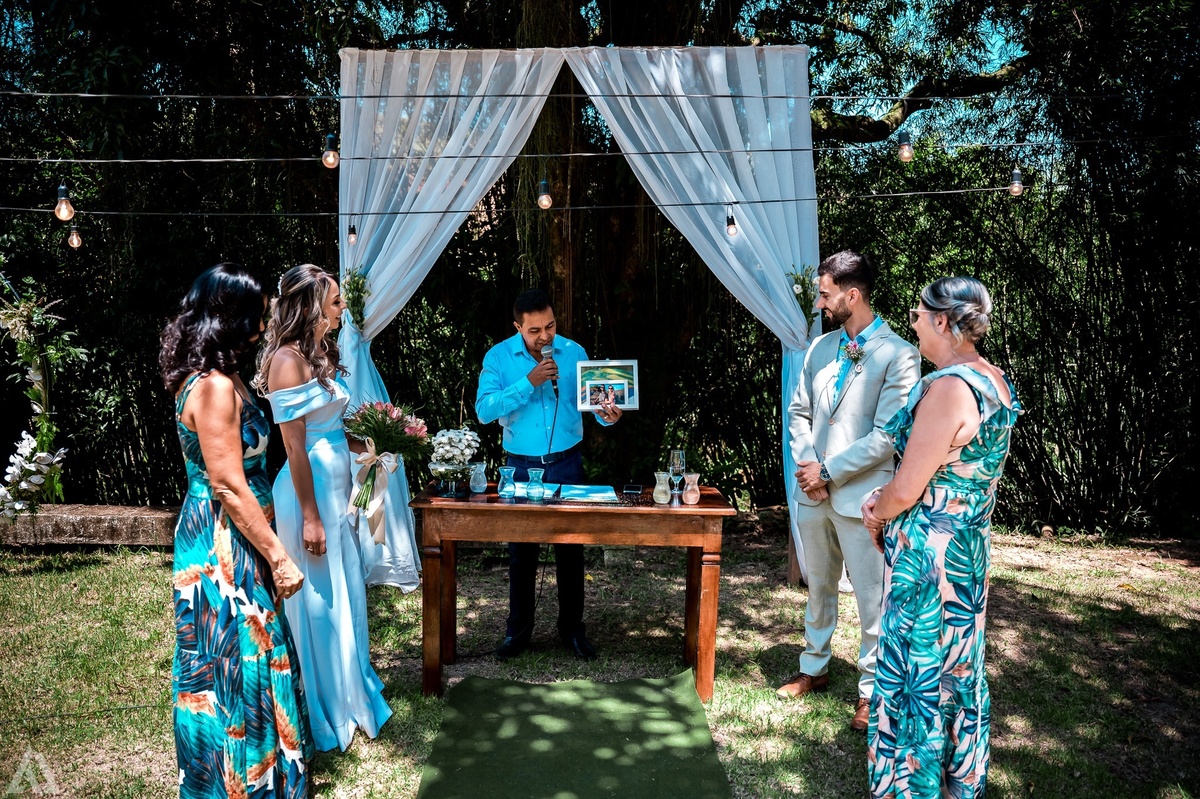 Wedding Casamento Buffet Making Off Decoração Cerimonialista Fotógrafo Vestido Noiva Noivo Camila Hoffmann Cerimonial Elimeire Assessoria de Evento Dani Vidal Vila Nova La Belle Maison Lena Buffet Casarão Penedo Diva Buffet Buquê Resende Penedo Itatiaia