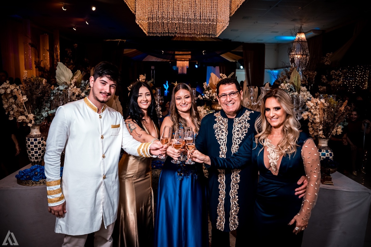 Ensaio Festa Book Teen Debutante 15 Anos Alex Jardim Fotografia Fotógrafo Makink Off Resende Itatiaia Penedo Porto Real Quatis Barra Mansa Volta Redonda Lena Buffet La Belle Maison Estela Dani Vidal Elimeire Laurino Camila Hoffmann Cerimonial Maquiadora