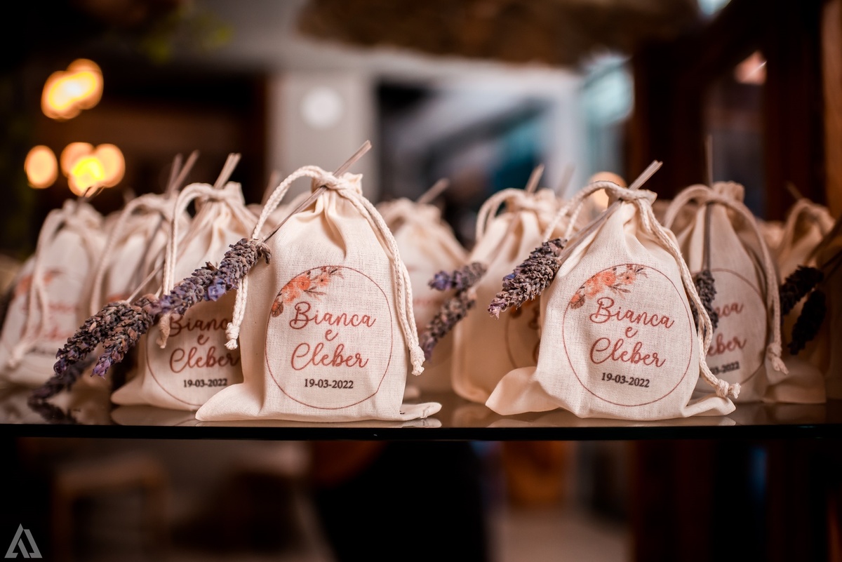 Wedding Casamento Buffet Making Off Decoração Cerimonialista Fotógrafo Vestido Noiva Noivo Camila Hoffmann Cerimonial Elimeire Assessoria de Evento Dani Vidal Vila Nova La Belle Maison Lena Buffet Casarão Penedo Diva Buffet Buquê Resende Penedo Itatiaia