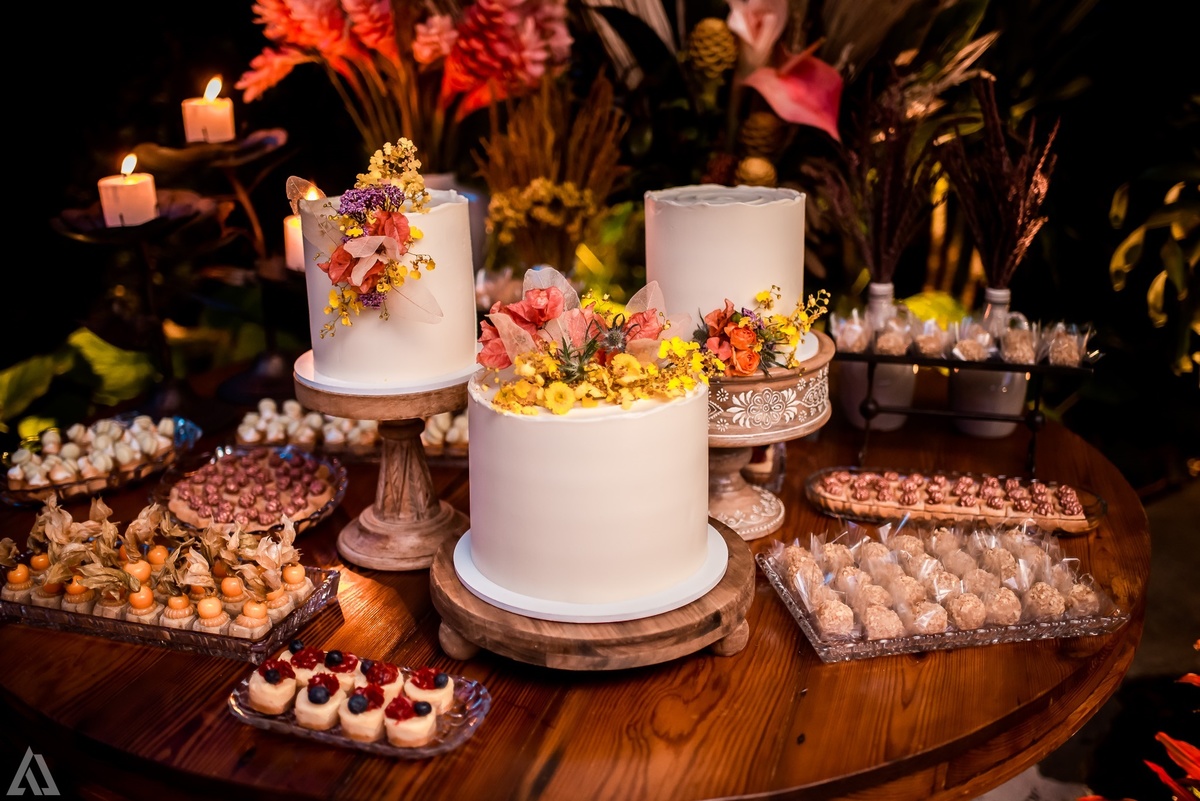 Wedding Casamento Buffet Making Off Decoração Cerimonialista Fotógrafo Vestido Noiva Noivo Camila Hoffmann Cerimonial Elimeire Assessoria de Evento Dani Vidal Vila Nova La Belle Maison Lena Buffet Casarão Penedo Diva Buffet Buquê Resende Penedo Itatiaia