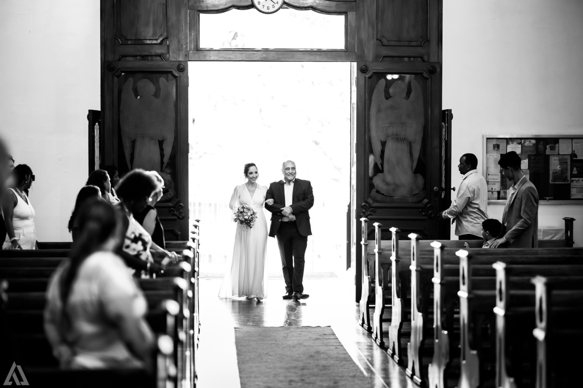 Wedding Casamento Buffet Making Off Decoração Cerimonialista Fotógrafo Vestido Noiva Noivo Camila Hoffmann Cerimonial Elimeire Assessoria de Evento Dani Vidal Vila Nova La Belle Maison Lena Buffet Casarão Penedo Diva Buffet Buquê Resende Penedo Itatiaia
