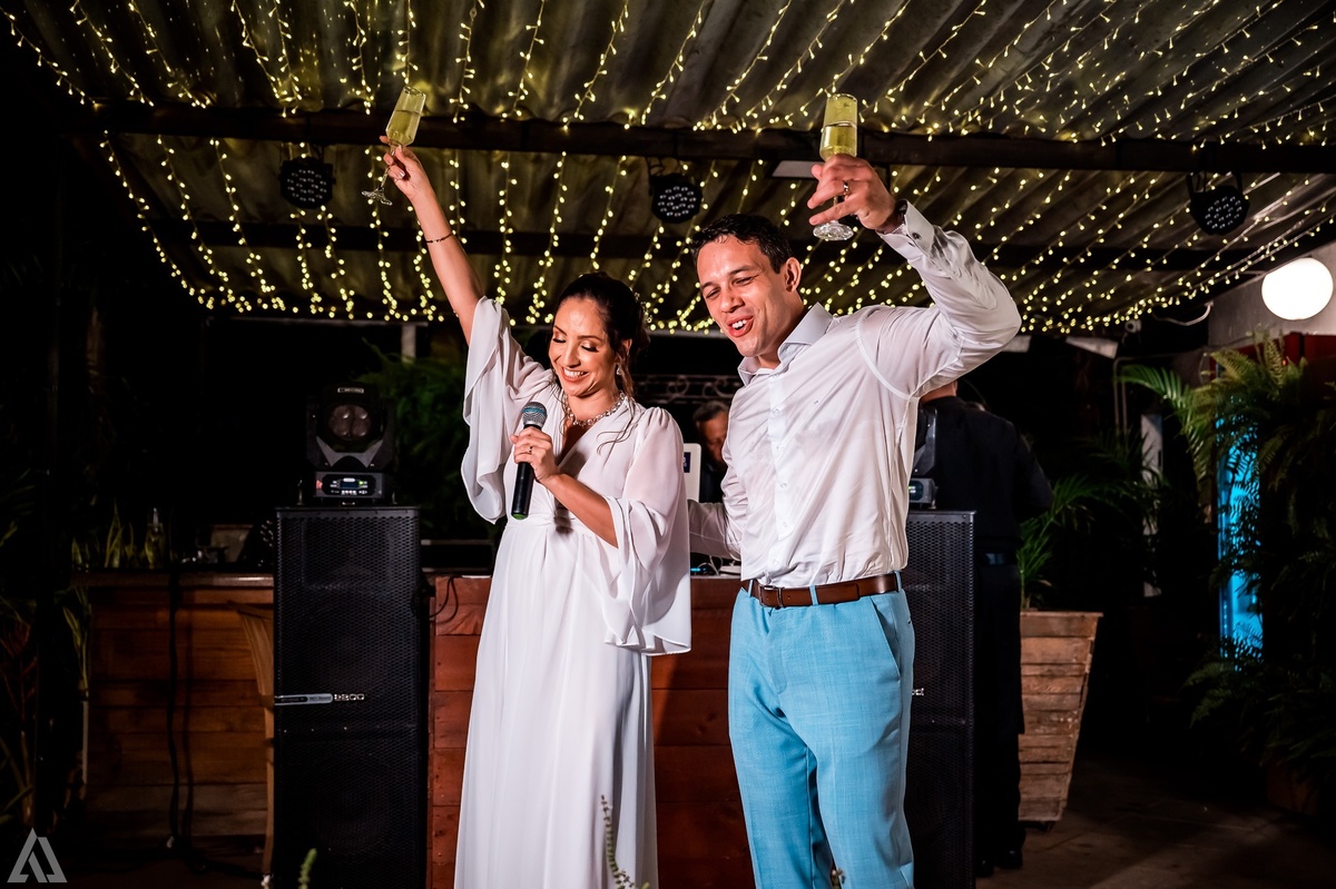 Wedding Casamento Buffet Making Off Decoração Cerimonialista Fotógrafo Vestido Noiva Noivo Camila Hoffmann Cerimonial Elimeire Assessoria de Evento Dani Vidal Vila Nova La Belle Maison Lena Buffet Casarão Penedo Diva Buffet Buquê Resende Penedo Itatiaia