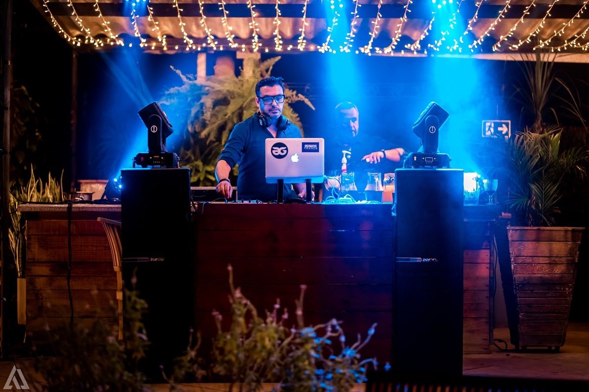 Wedding Casamento Buffet Making Off Decoração Cerimonialista Fotógrafo Vestido Noiva Noivo Camila Hoffmann Cerimonial Elimeire Assessoria de Evento Dani Vidal Vila Nova La Belle Maison Lena Buffet Casarão Penedo Diva Buffet Buquê Resende Penedo Itatiaia