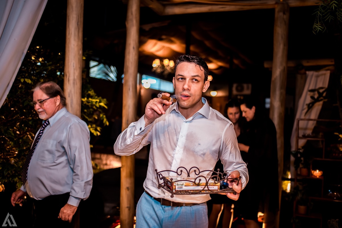 Wedding Casamento Buffet Making Off Decoração Cerimonialista Fotógrafo Vestido Noiva Noivo Camila Hoffmann Cerimonial Elimeire Assessoria de Evento Dani Vidal Vila Nova La Belle Maison Lena Buffet Casarão Penedo Diva Buffet Buquê Resende Penedo Itatiaia