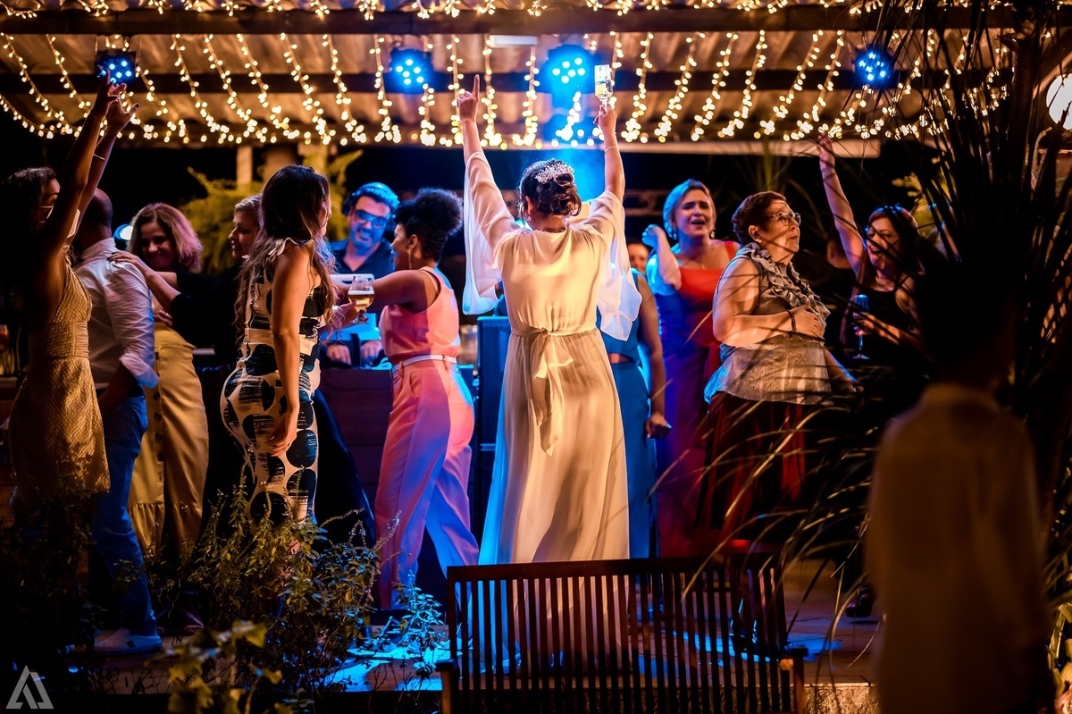 Wedding Casamento Buffet Making Off Decoração Cerimonialista Fotógrafo Vestido Noiva Noivo Camila Hoffmann Cerimonial Elimeire Assessoria de Evento Dani Vidal Vila Nova La Belle Maison Lena Buffet Casarão Penedo Diva Buffet Buquê Resende Penedo Itatiaia