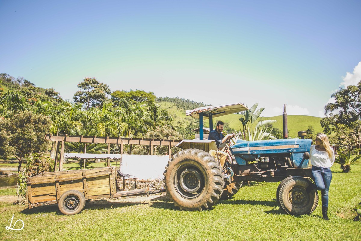 Ensaio fotografico, fotografo sp, fotografo em sbc, fotografo em santo andré, fotografia casamento, ensaios, ensaio na fazenda, fazenda, liliantintino, lilian tintino, trator, ensaio na roça