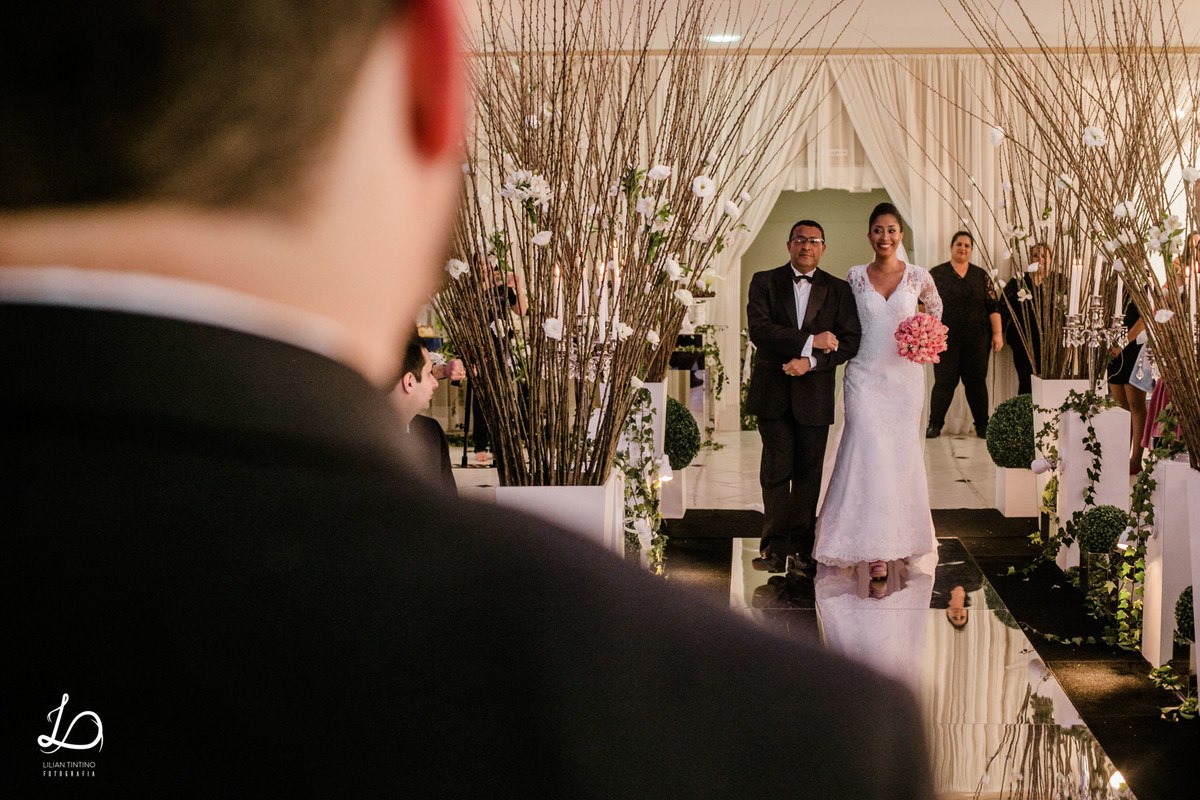 entrada da noiva, fotos espontâneas de casamento