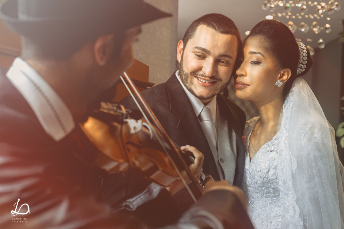 fotos espontâneas de casamento, ensaio do casal