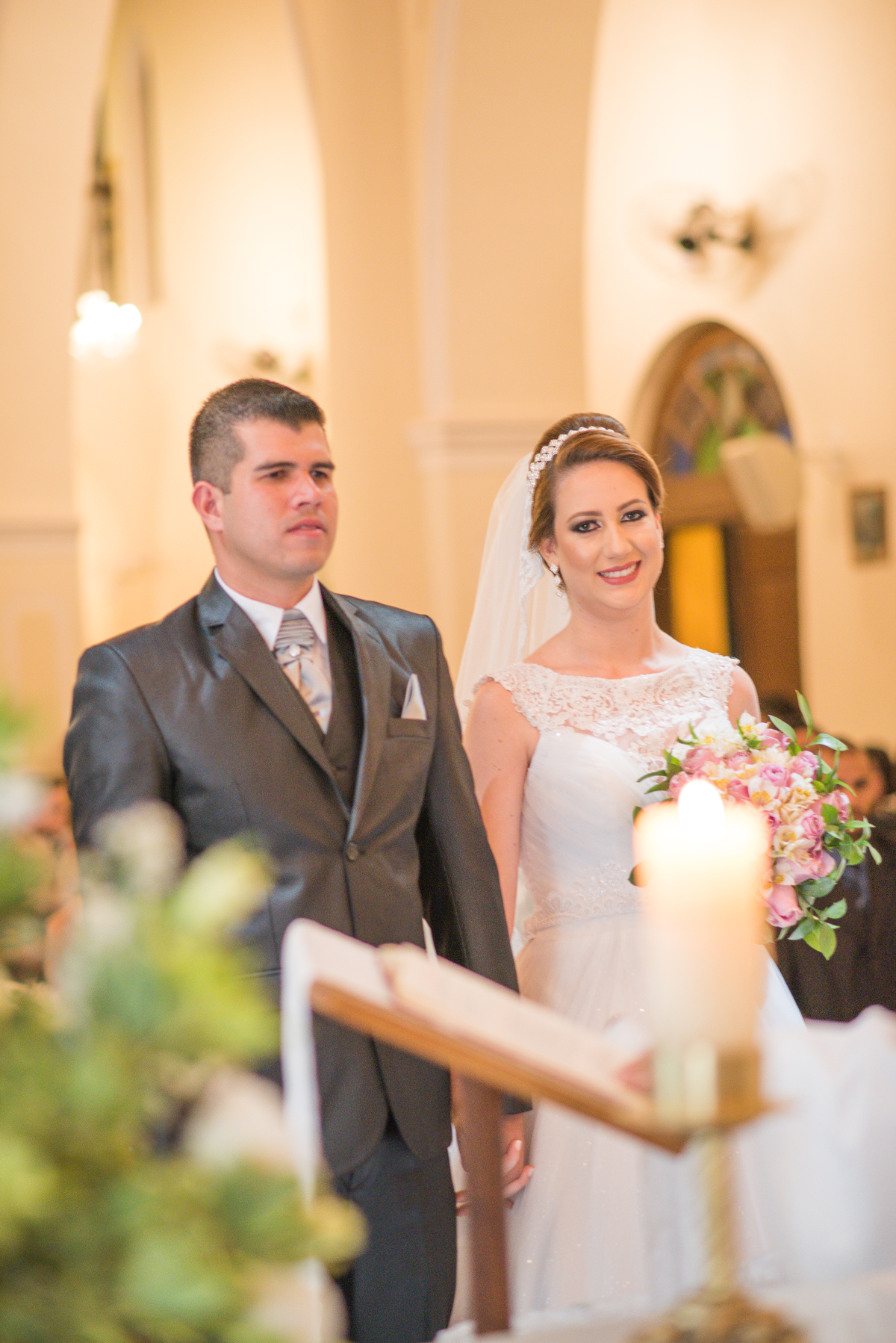 noivos em Jambeiro, igreja 