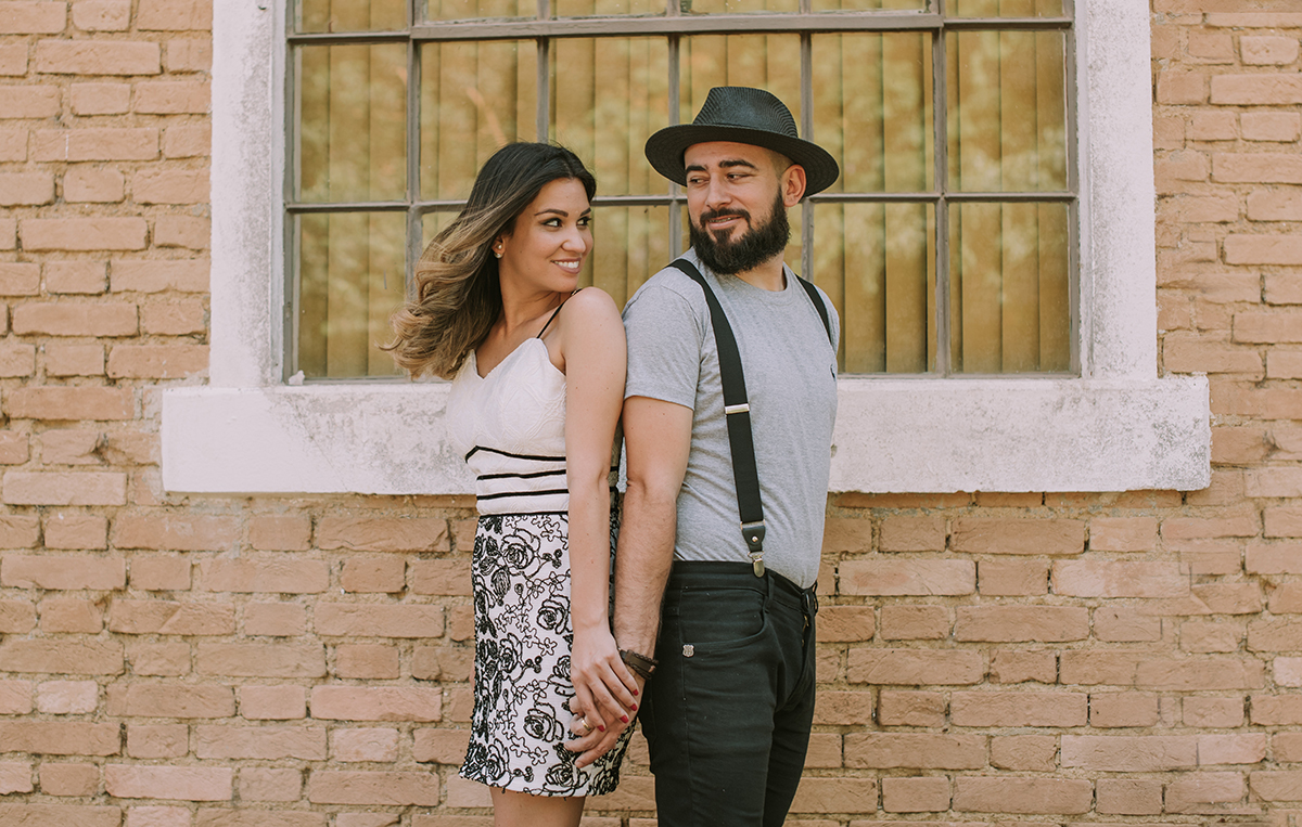 noivo com suspensório ensaio