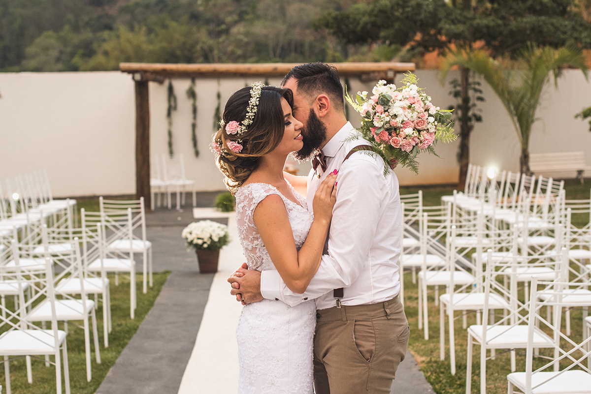 carinho do noivo casamento campo