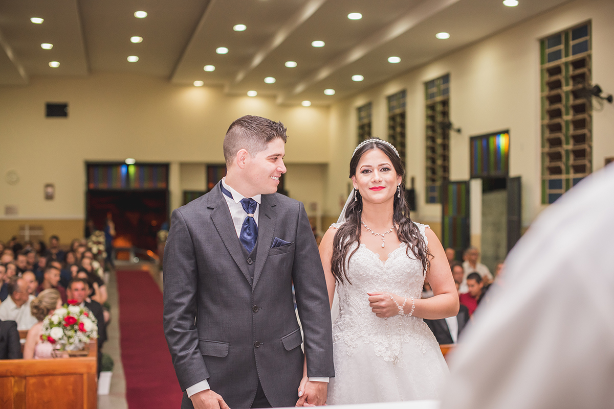 Olhar do noivo apaixonado