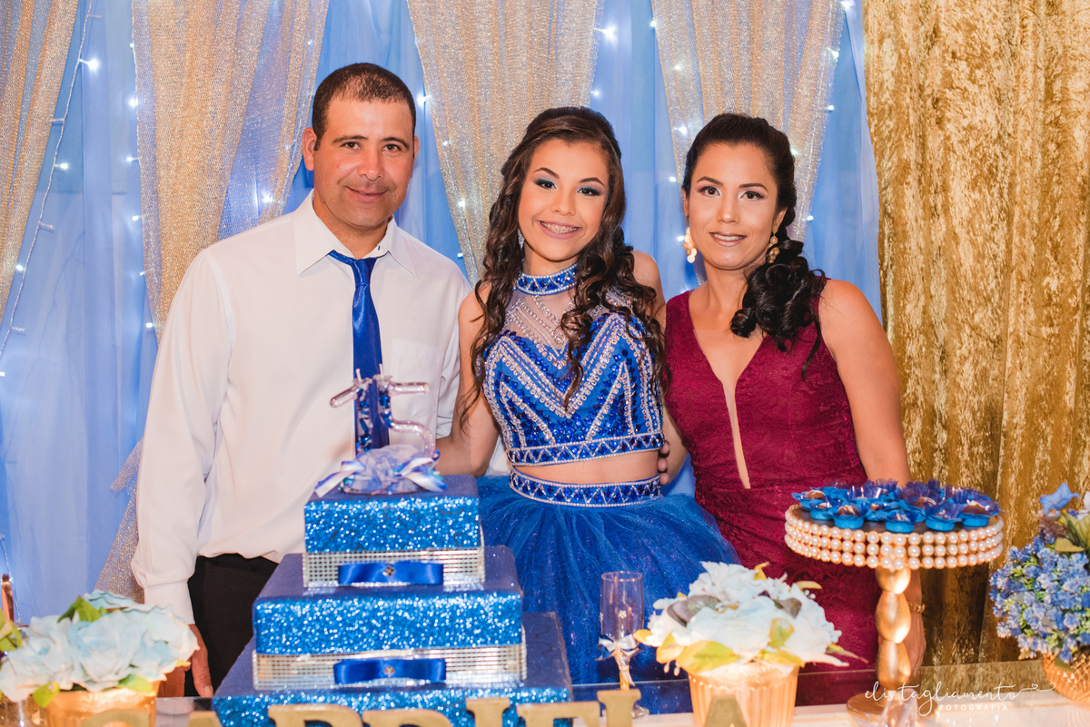 fotos mesa do bolo com pais