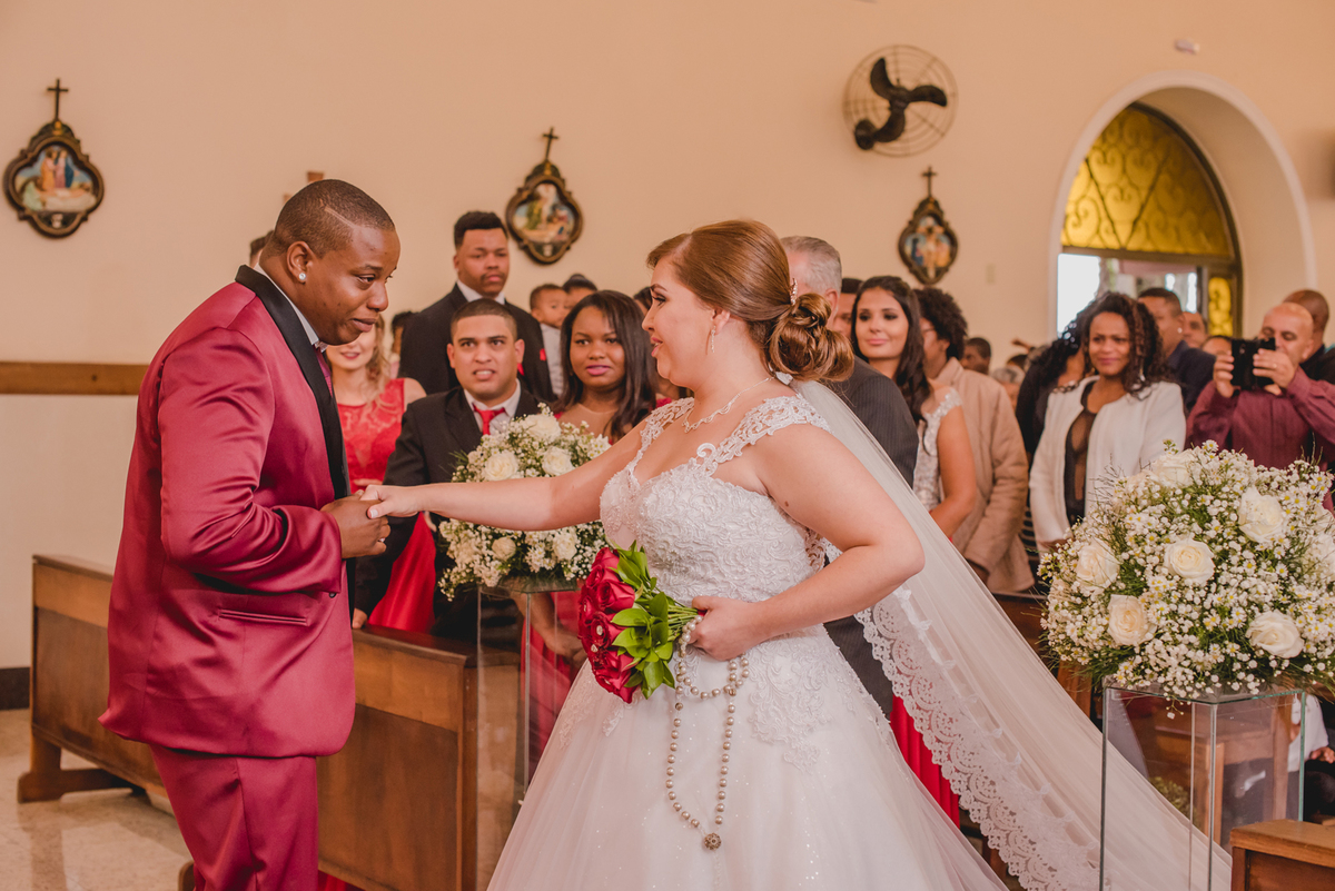 noivo se emocionando