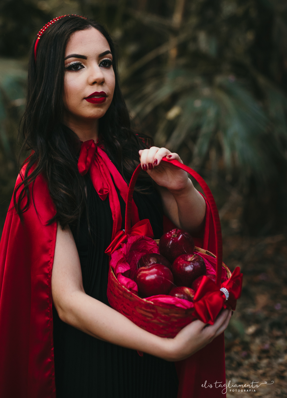 maçã chapeuzinho vermelho parque da cidade