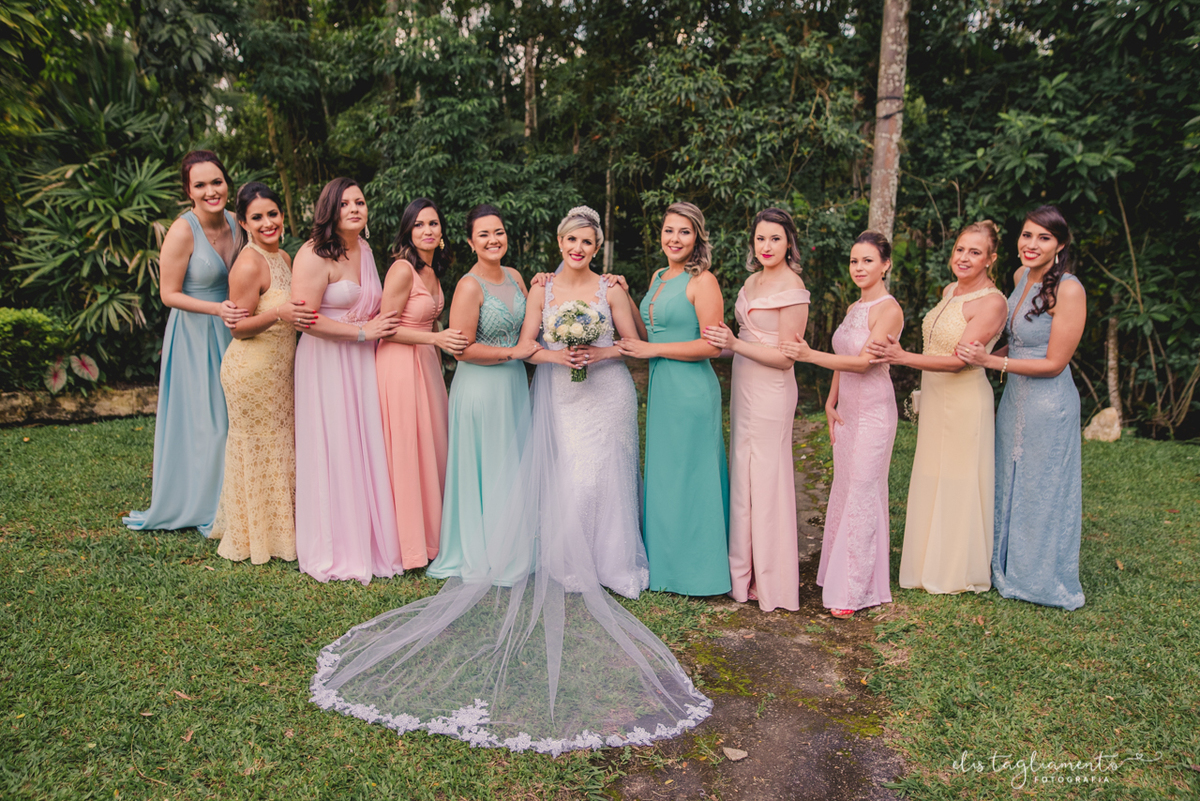 vestidos de madrinhas em tons pastéis