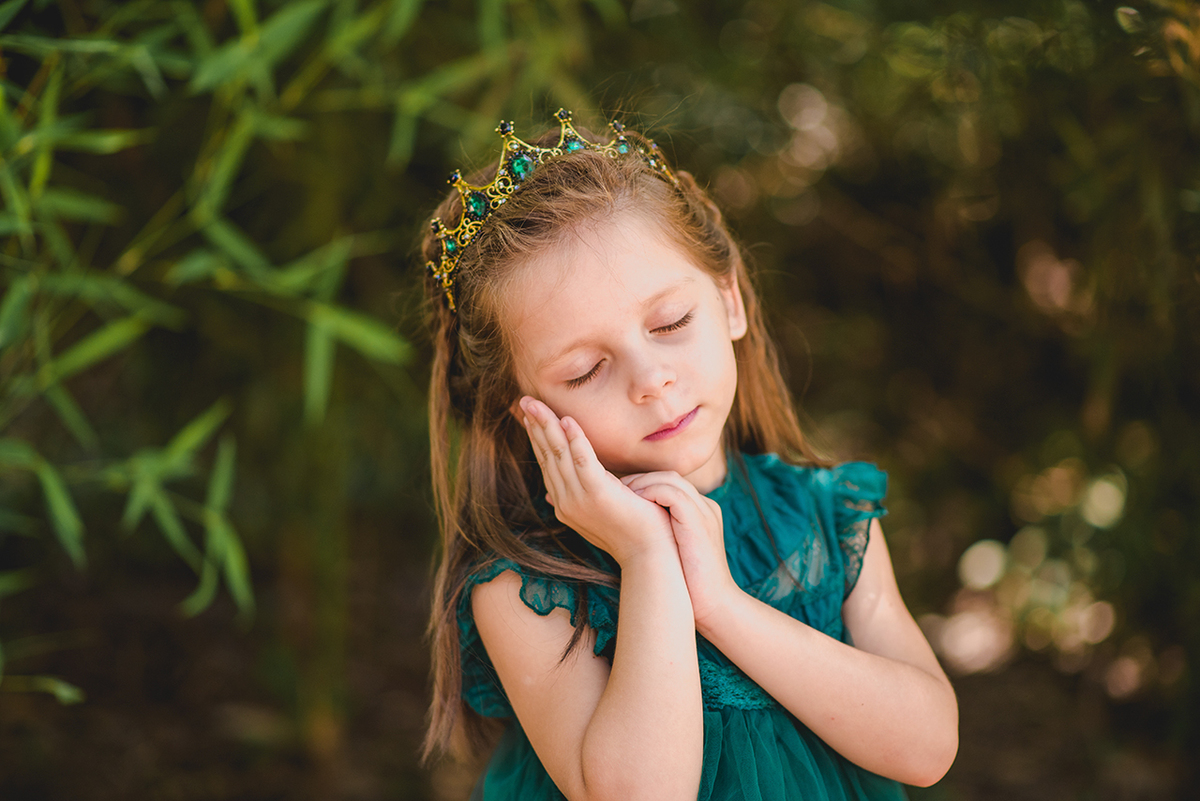 coroa de princesa ensaio infantil são josé dos campos parque da cidade 