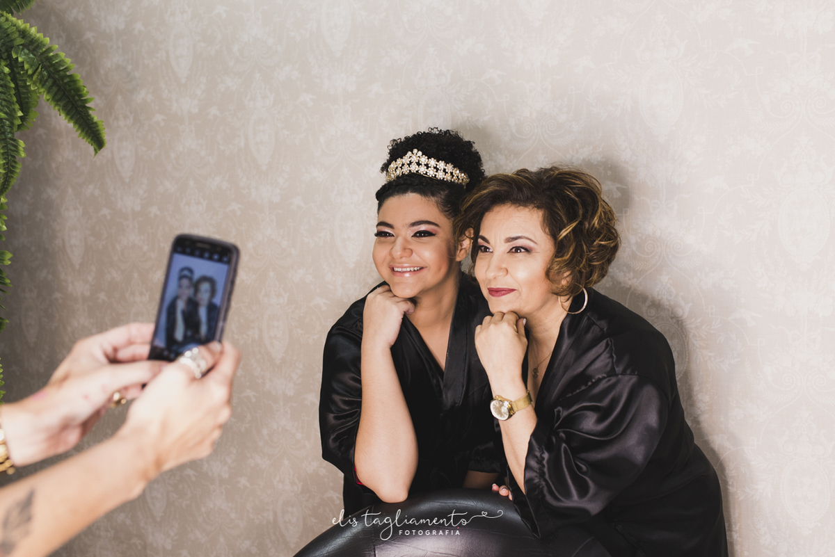 make of ana salvador