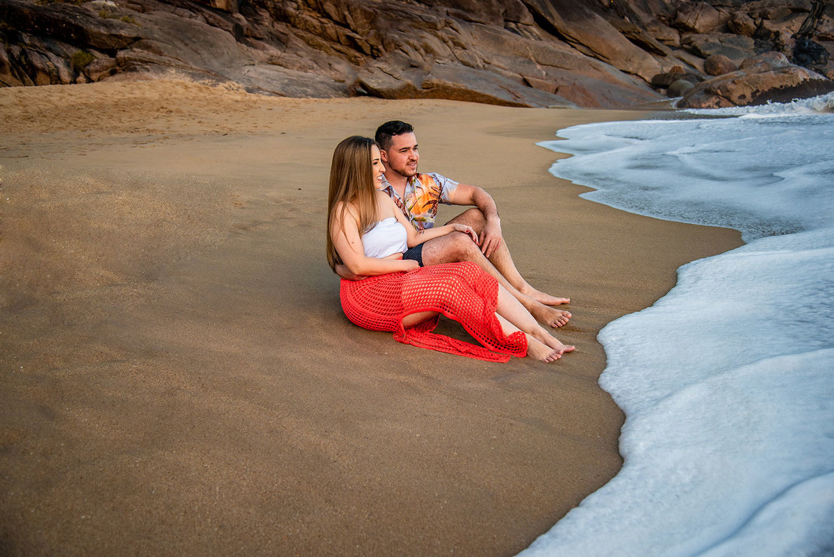 Praia Sununga , gruta que chora