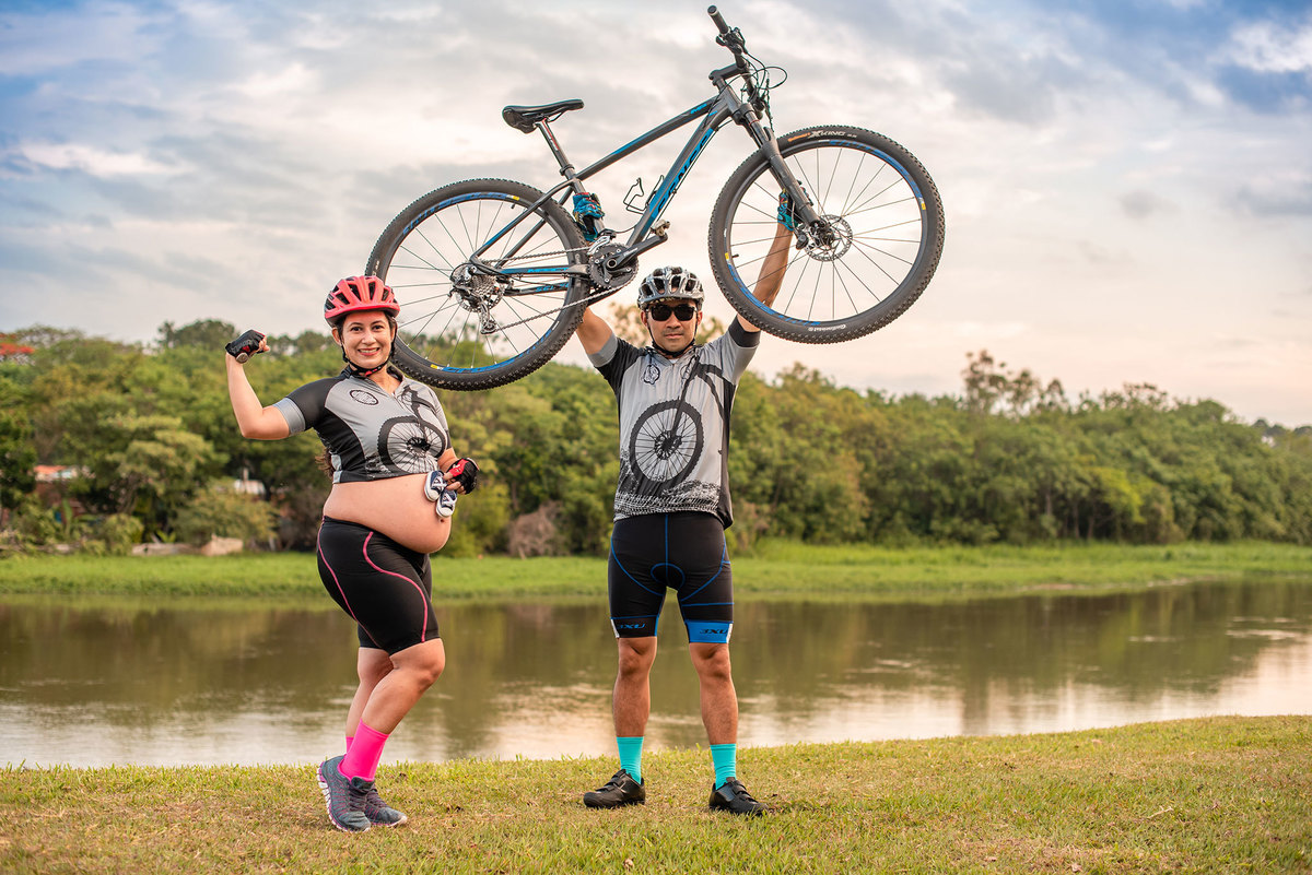 Ensaio Gestante com bike Parque da cidade São José dos Campos 