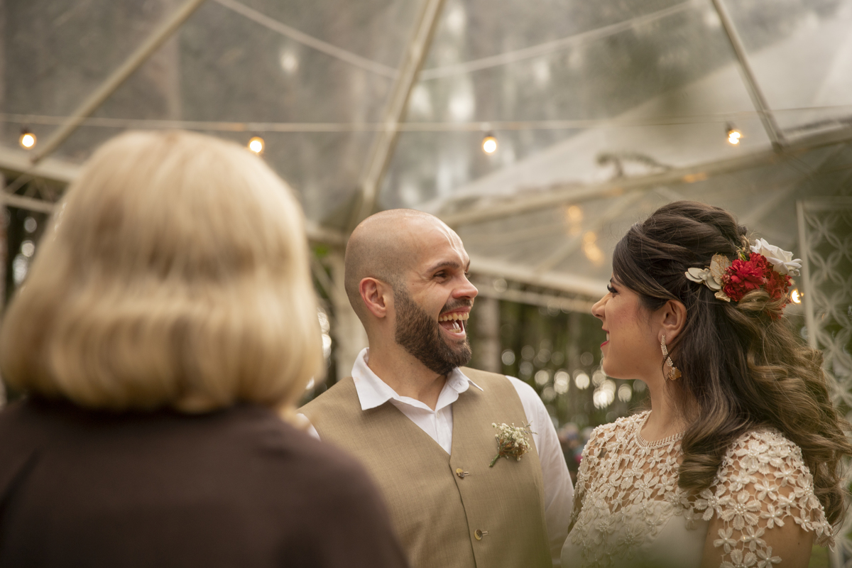 E a felicidade brilha no sorriso 