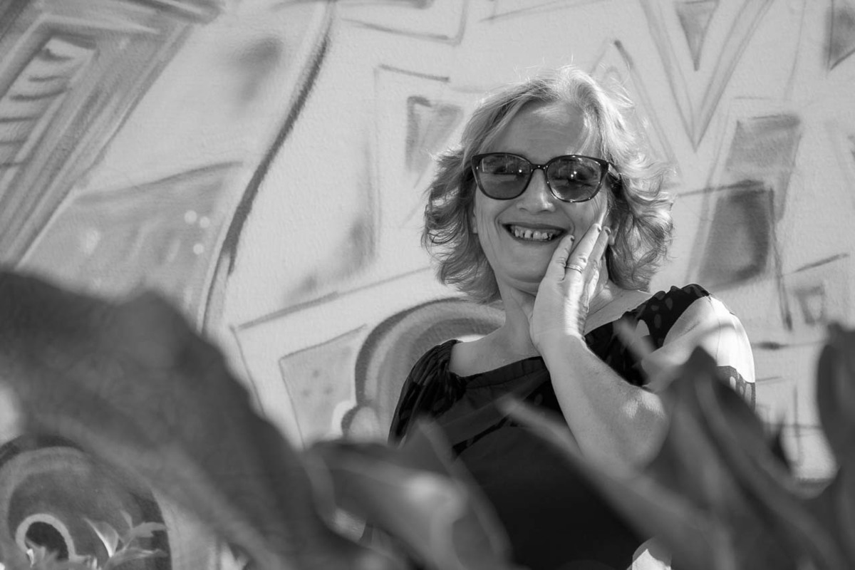 Estou vivendo um sonho, de olhos abertos e feliz comigo mesma.