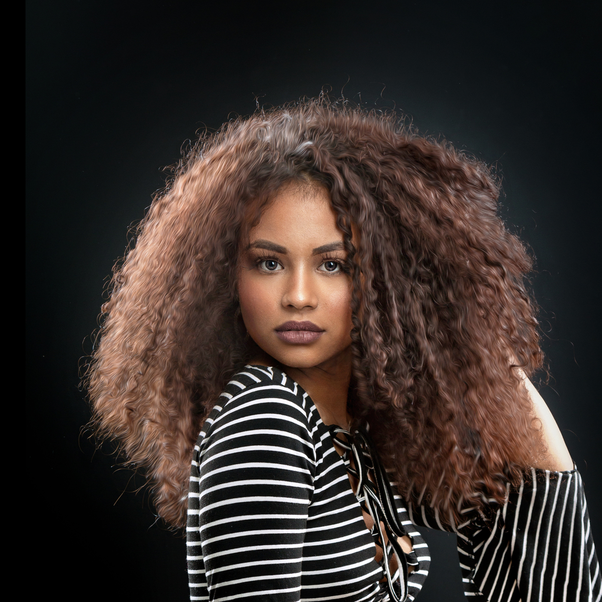 Ensaio fotográfico em estúdio, modelo Laís Pontes, make Sthefany Peixoto. Fotógrafo Marcos Castro