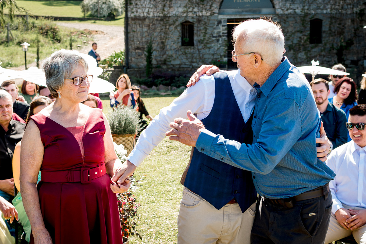  casamento de dia; casamento boho; caxias do sul; farroupilha; diego ramos; diego fotografias; noivo; pais do noivo;