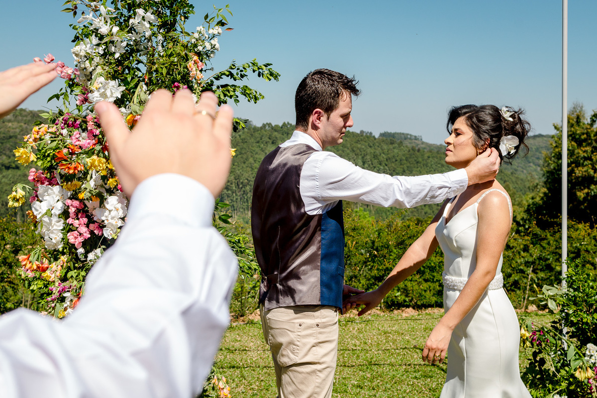casamento de dia; casamento boho; noiva linda; vestido de noiva; caxias do sul; farroupilha; diego ramos; diego fotografias; fotógrafo de casamento; alianças noivo e noiva; 