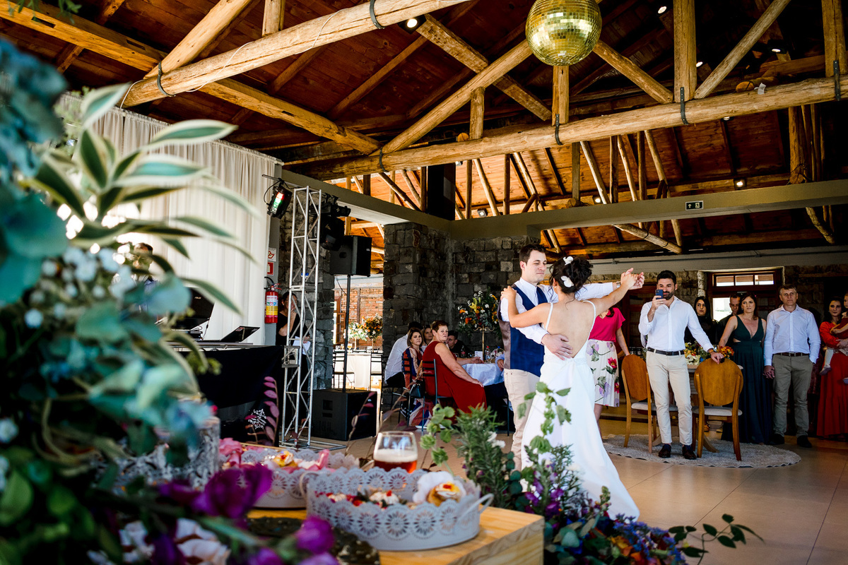 casamento; brinde de casamento; brinde dos noivos; fotógrafo de casamento; dança dos noivos; 