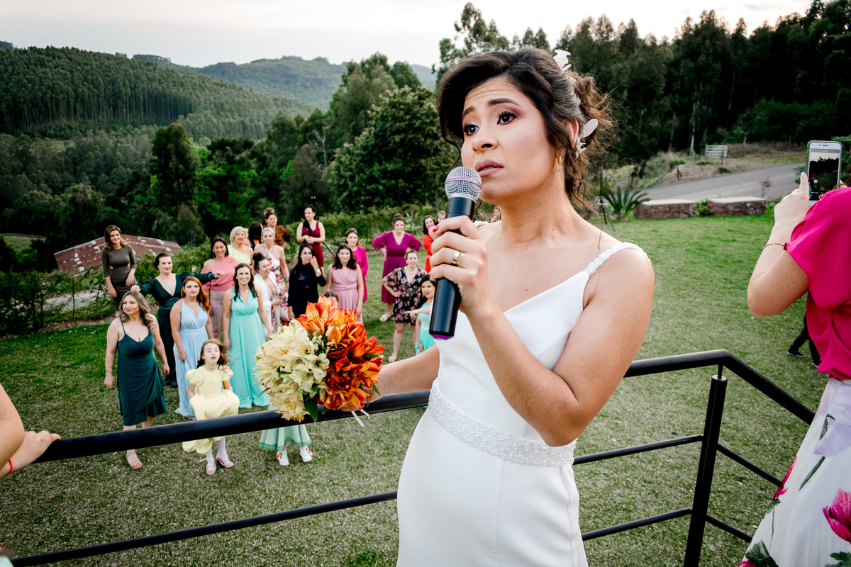 casamento de dia; casamento boho; noiva linda; vestido de noiva; diego fotografias; festa de casamento; buquê da noiva; 