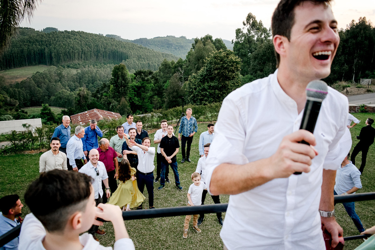 casamento de dia; casamento boho; noiva linda; vestido de noiva; diego fotografias; festa de casamento; buquê da noiva; wisky noivo;