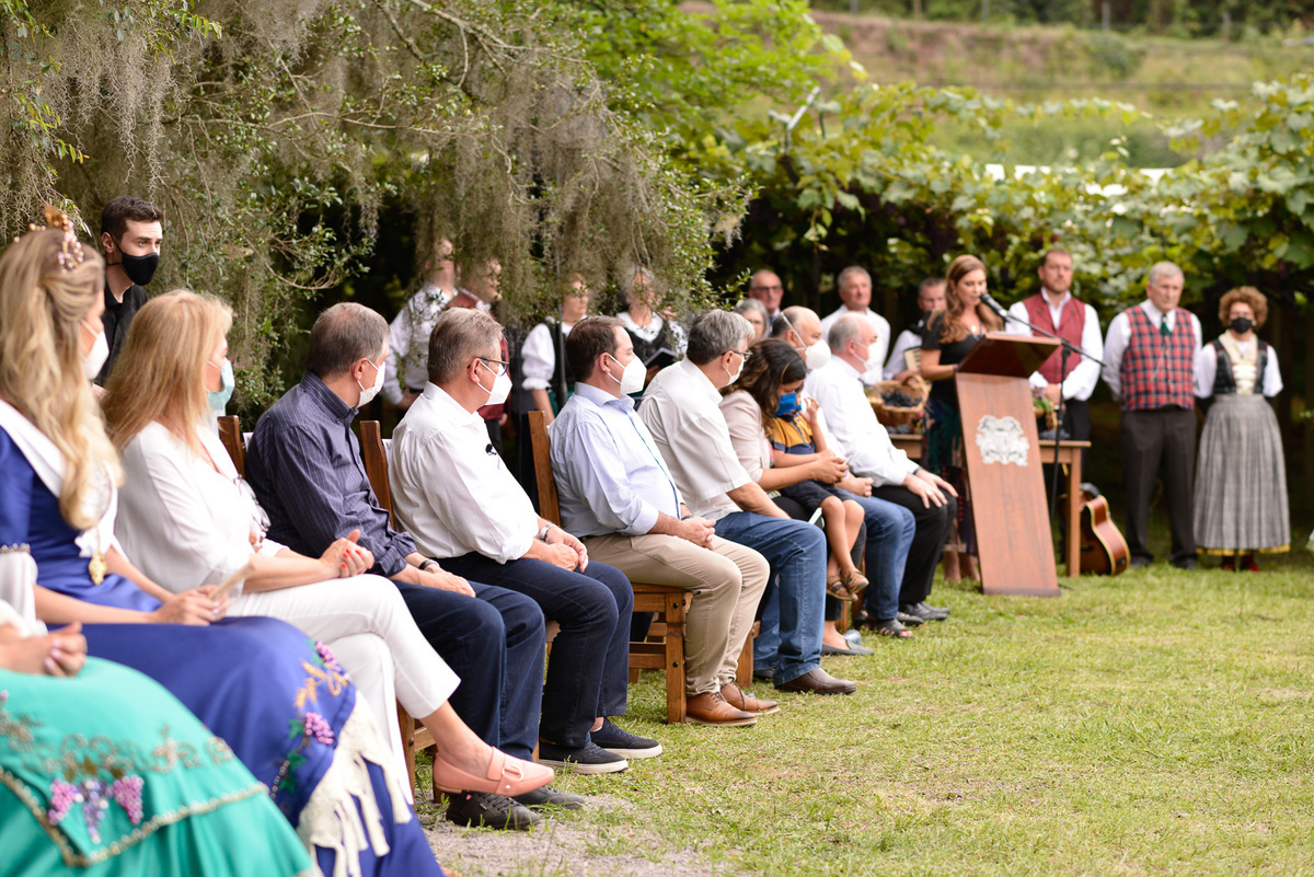 vindima, adiló didomenico, randolfe vieira júnior, merceretto, caxias do sul, bispo, soberanas festa da uva