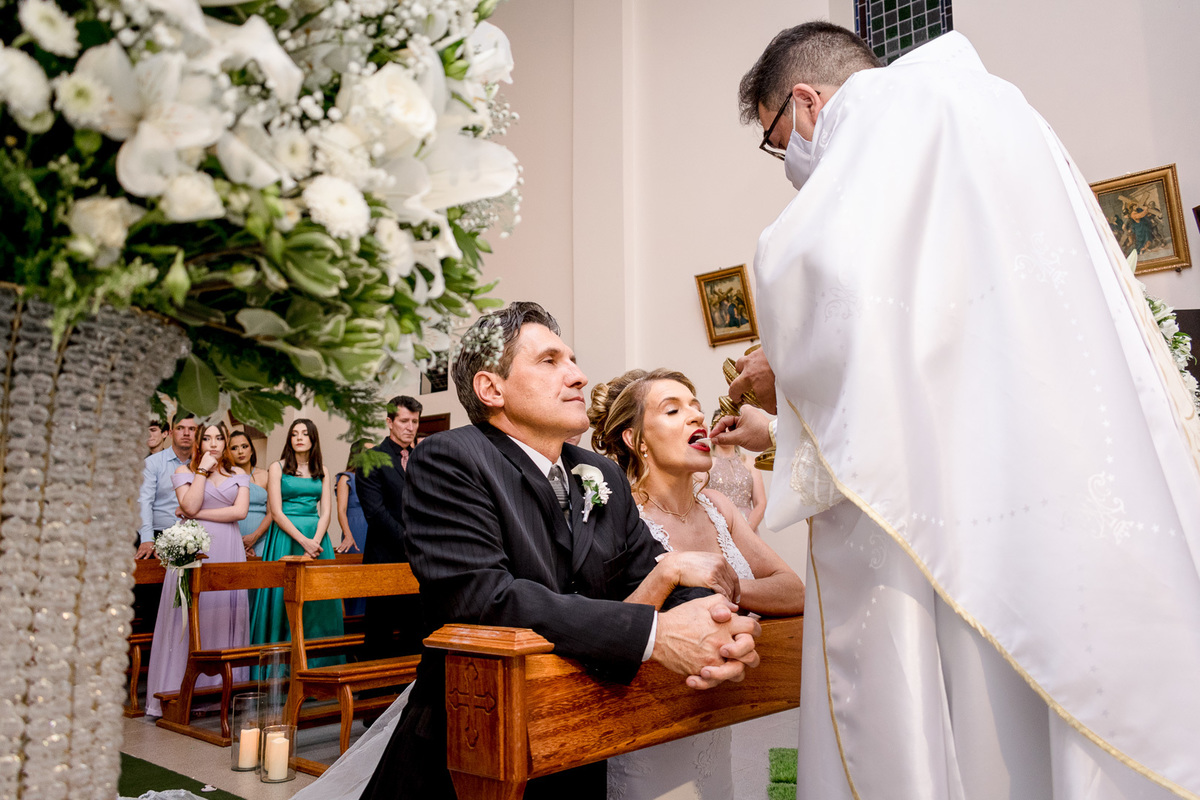 cerimônia de casamento, padre, caravaggio, noiva, hostia