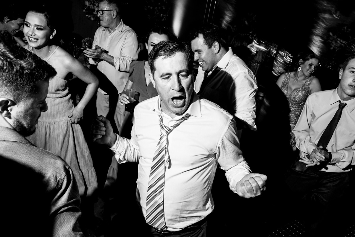 foto dos noivos, cantina merceretto, vinícola, caxias do sul, festa casamento, padrinho