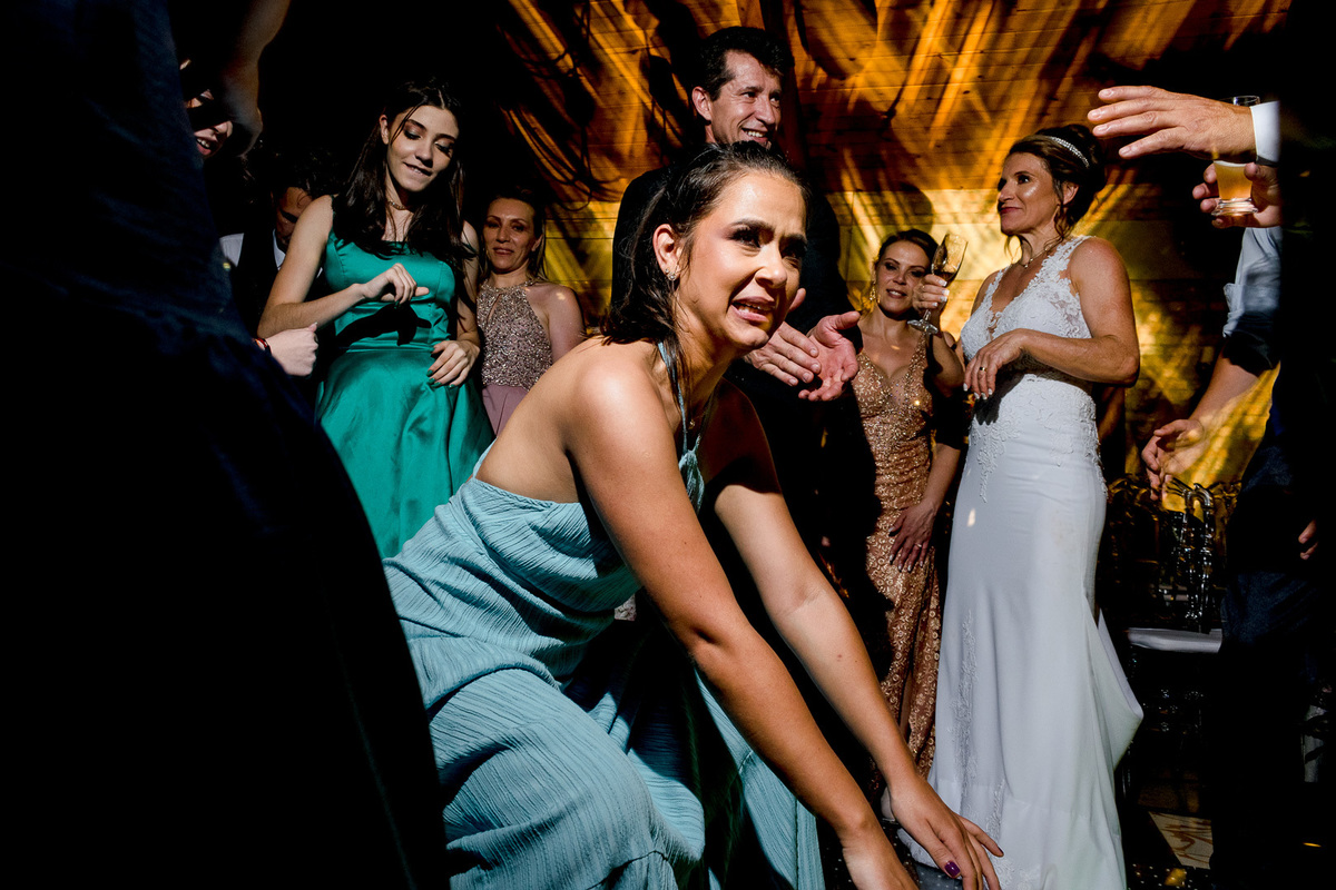 foto dos noivos, cantina merceretto, vinícola, caxias do sul, festa casamento, madrinha, até o chão