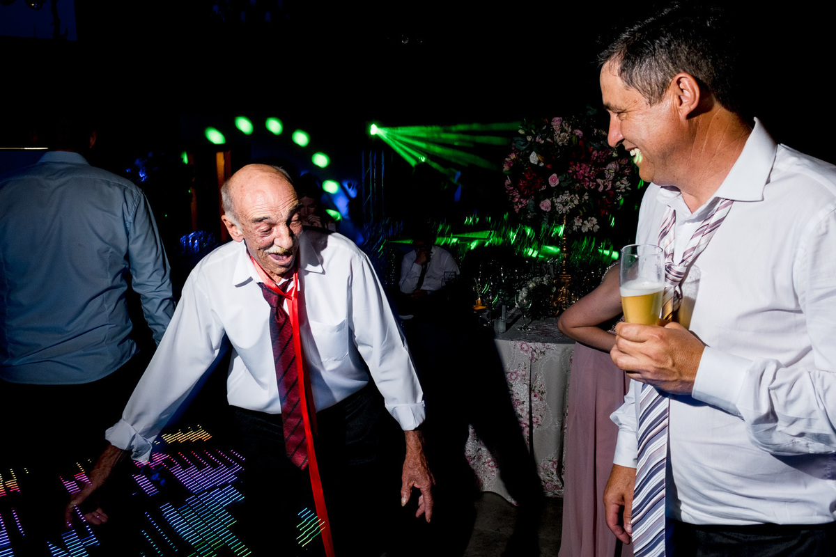 foto dos noivos, cantina merceretto, vinícola, caxias do sul, festa casamento, padrinho