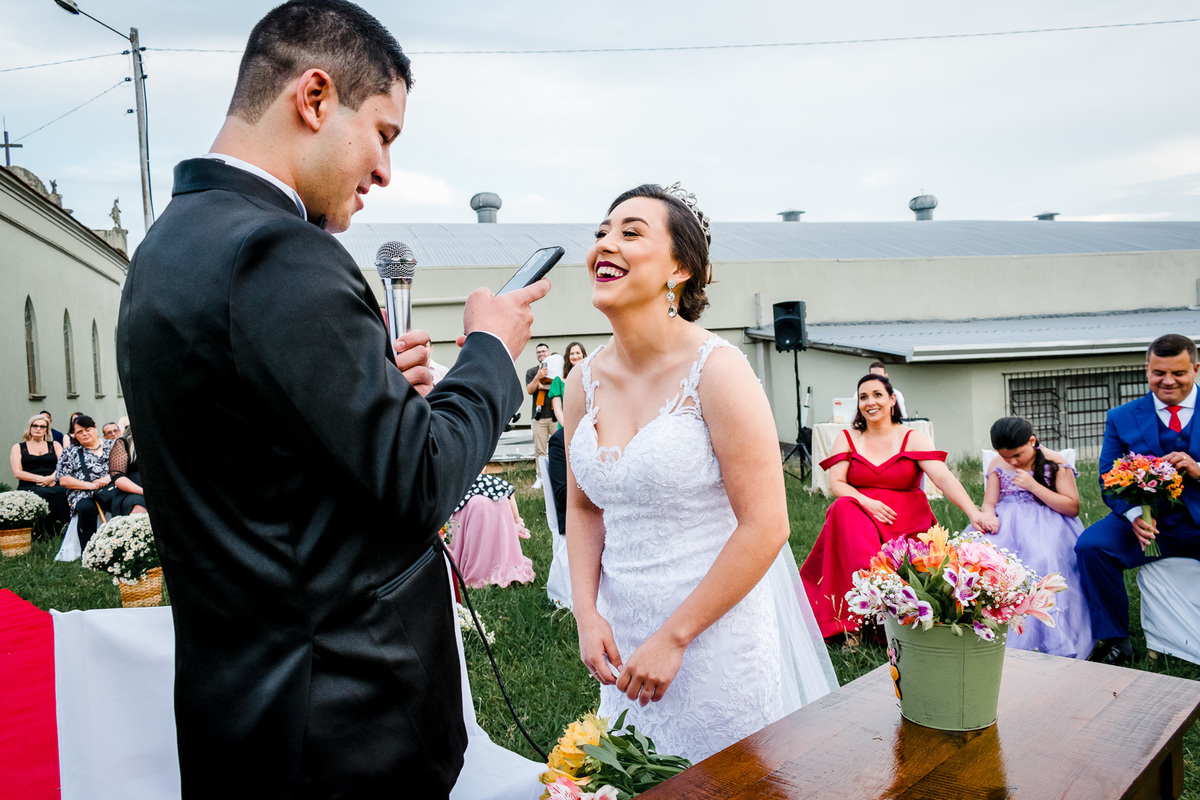 casamento evangélico; fotógrafo de casamento; caxias do sul; cerimônia de casamento de dia; cerimônia de casamento ao ar livre; casamento de dia; votos do noivo;