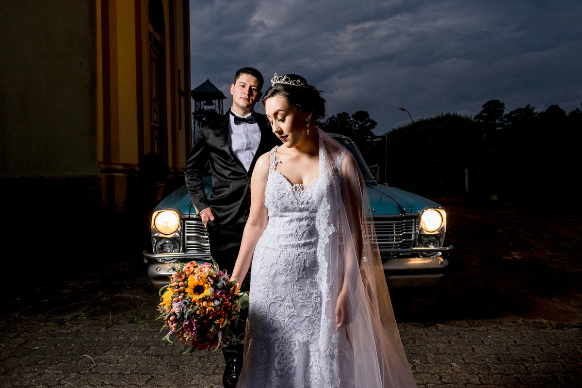 Ensaio dos noivos; casamento evangélico; carro da noiva; carro de casamento; galaxie casamento; fotógrafo de casamento; 