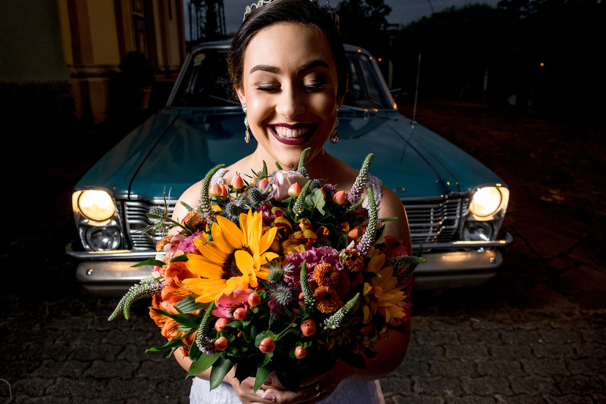 Ensaio dos noivos; casamento evangélico; carro da noiva; carro de casamento; galaxie casamento; fotógrafo de casamento;