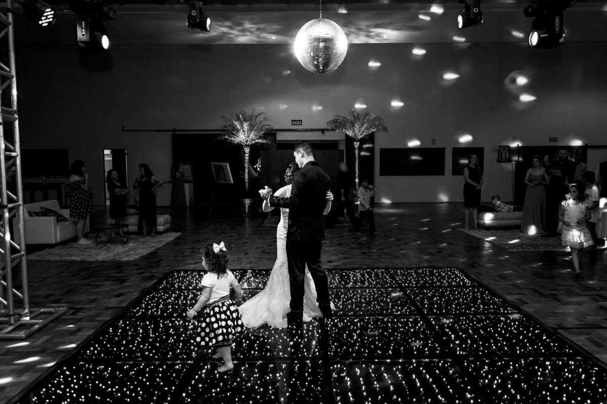 Festa de casamento; casamento evangélico; fotógrafo de casamento; noiva dançando; Caxias do Sul; 