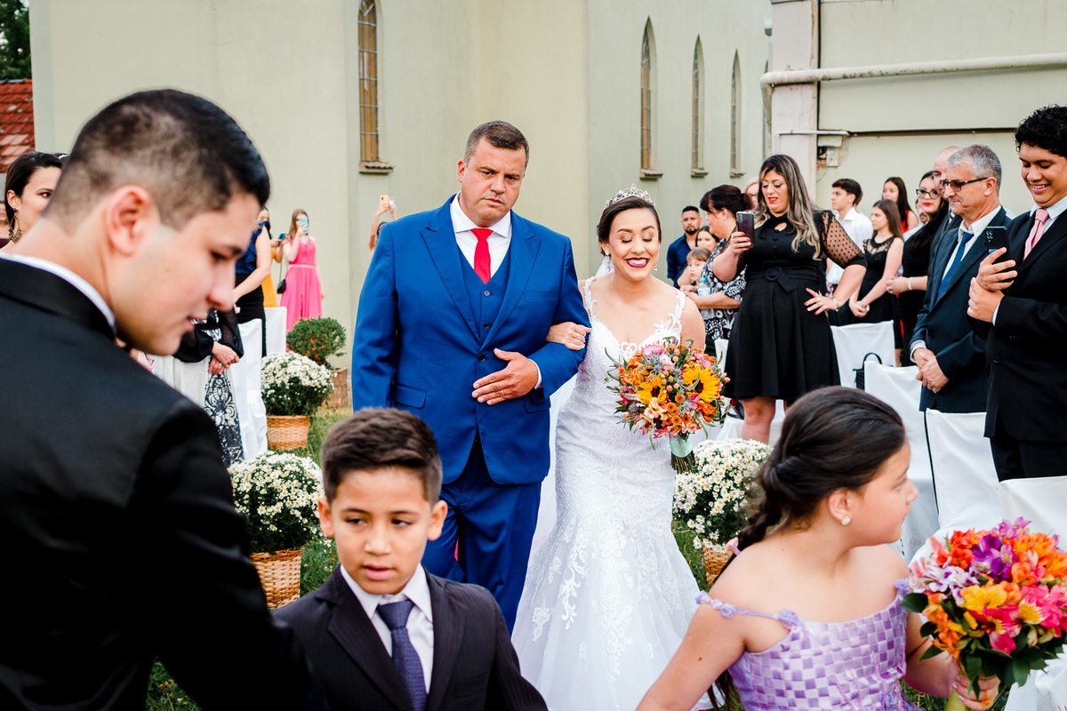 entrada da noiva; pai da noiva; casamento evangélico; fotógrafo de casamento; aia casamento; Diego Fotografias