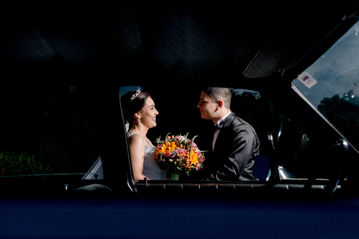 Ensaio dos noivos; casamento evangélico; carro da noiva; carro de casamento; galaxie casamento; fotógrafo de casamento;